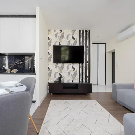 公寓 Andersa Near Old Town By Renters