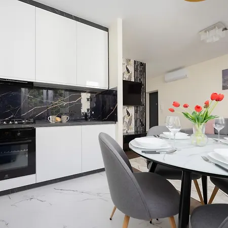 公寓 Andersa Near Old Town By Renters *