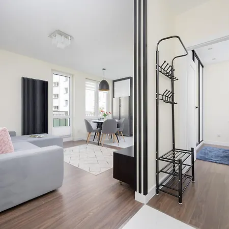 Andersa Near Old Town By Renters